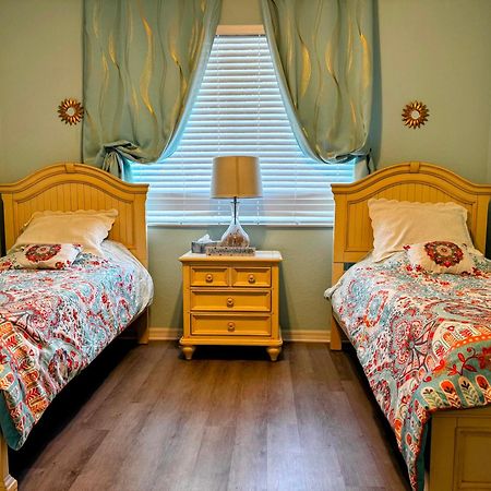 Stunning 2-Bedroom Plus Den Condo In Greenlinks Resort North North Naples エクステリア 写真