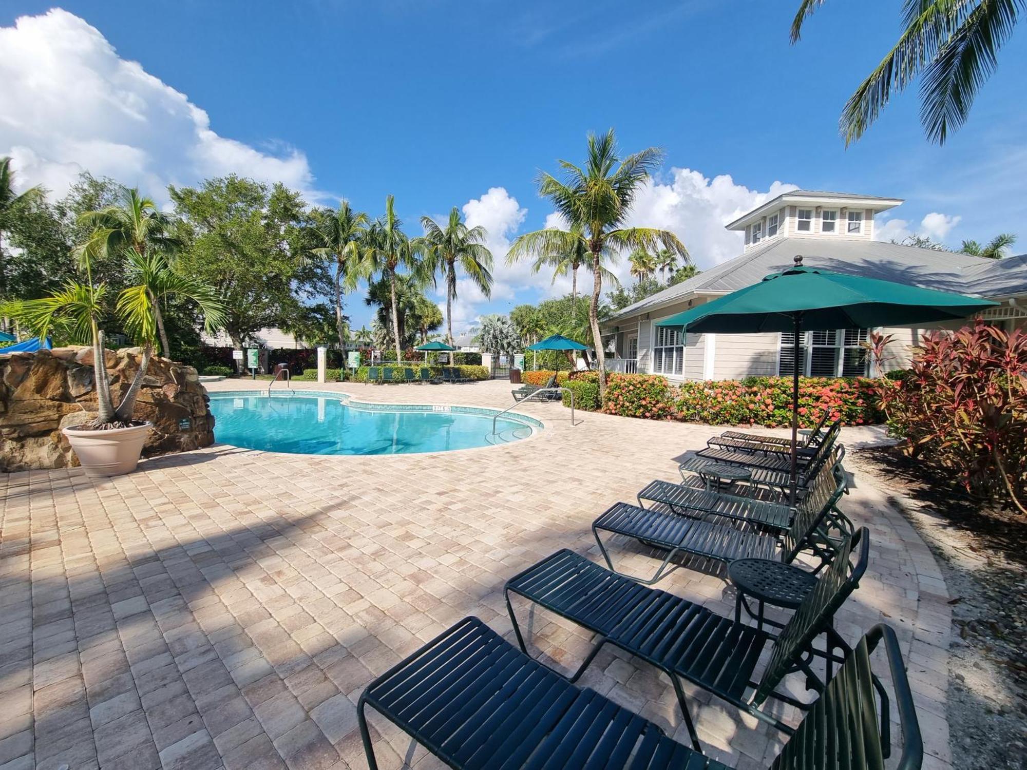Stunning 2-Bedroom Plus Den Condo In Greenlinks Resort North North Naples エクステリア 写真