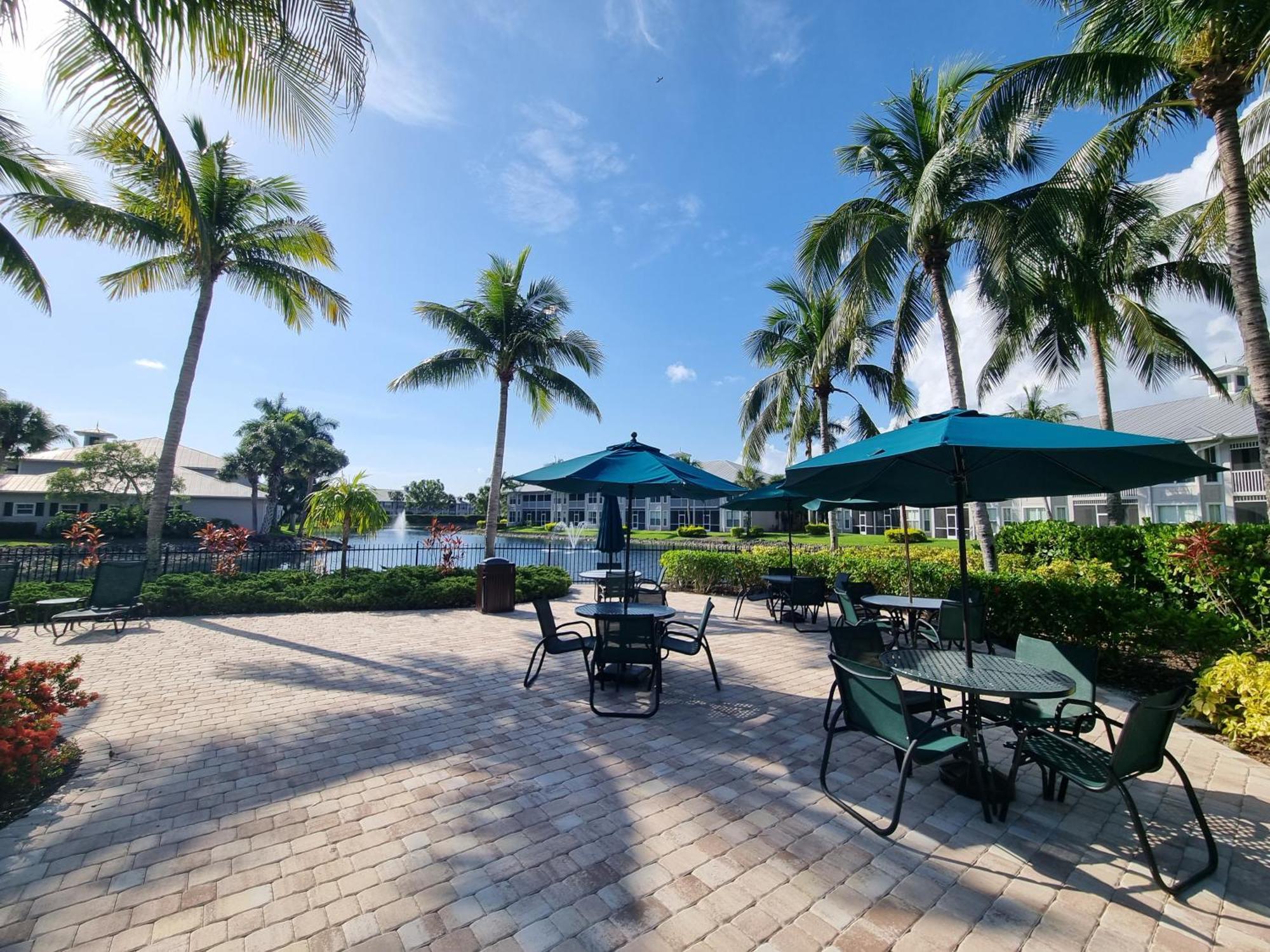 Stunning 2-Bedroom Plus Den Condo In Greenlinks Resort North North Naples エクステリア 写真