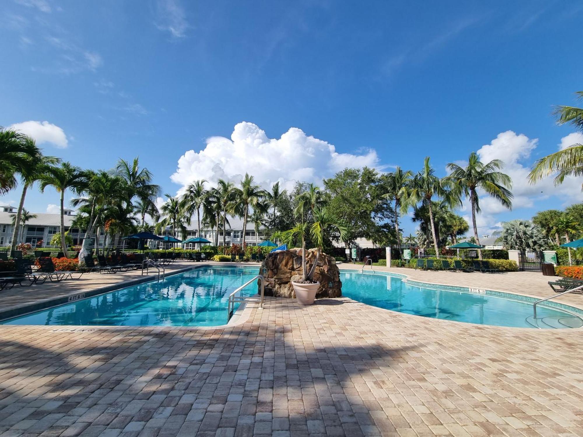 Stunning 2-Bedroom Plus Den Condo In Greenlinks Resort North North Naples エクステリア 写真