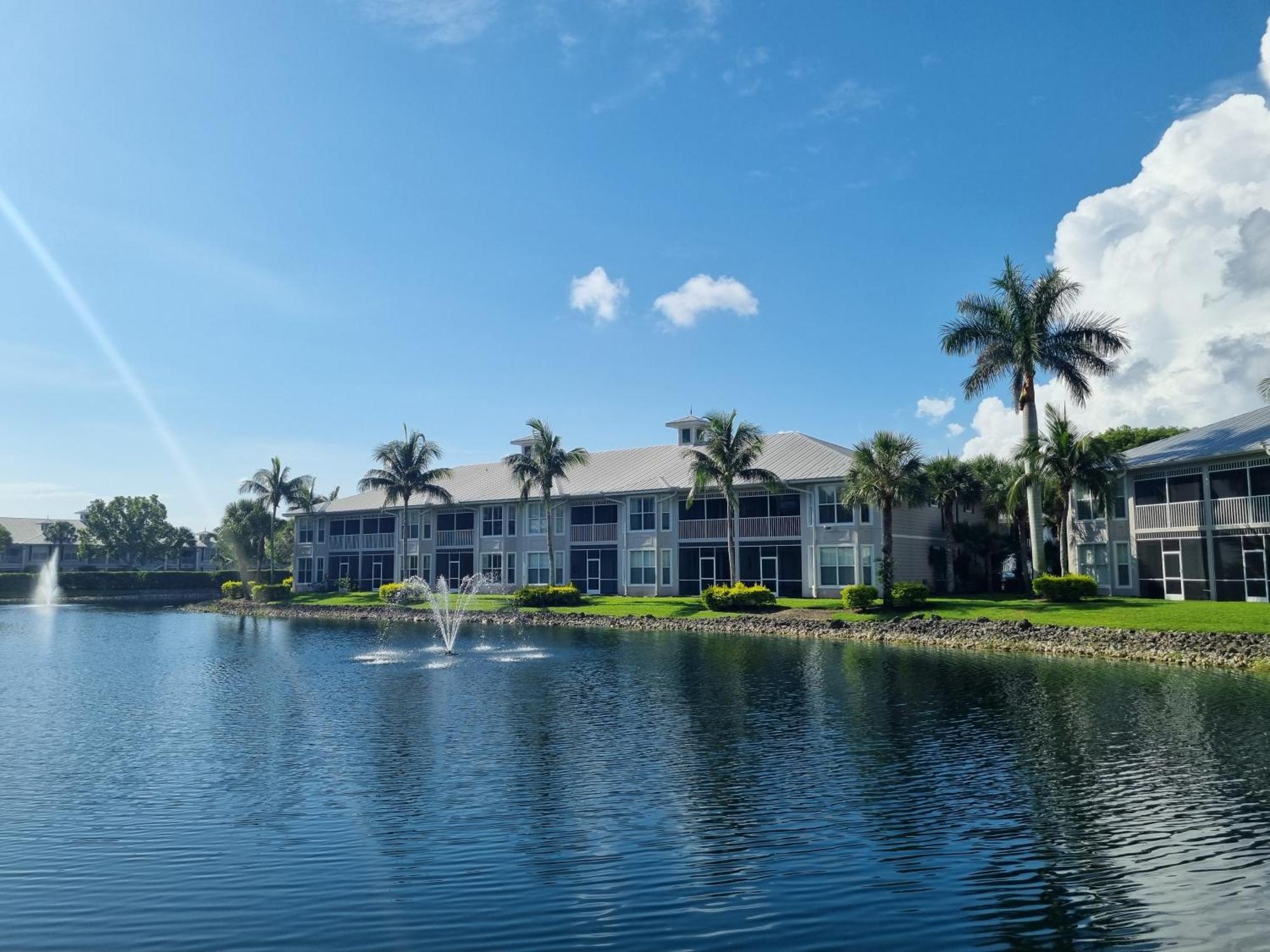 Stunning 2-Bedroom Plus Den Condo In Greenlinks Resort North North Naples エクステリア 写真