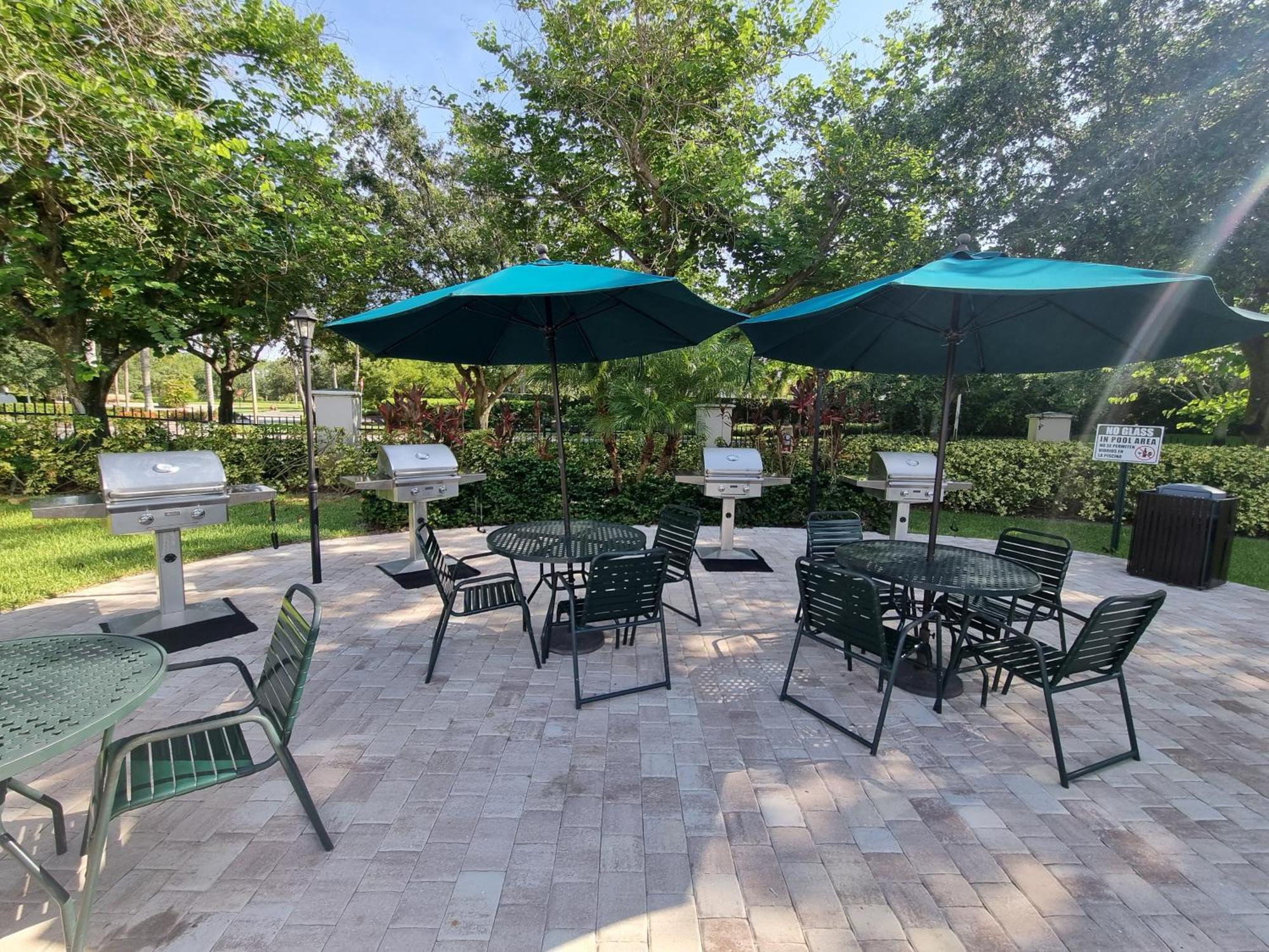 Stunning 2-Bedroom Plus Den Condo In Greenlinks Resort North North Naples エクステリア 写真