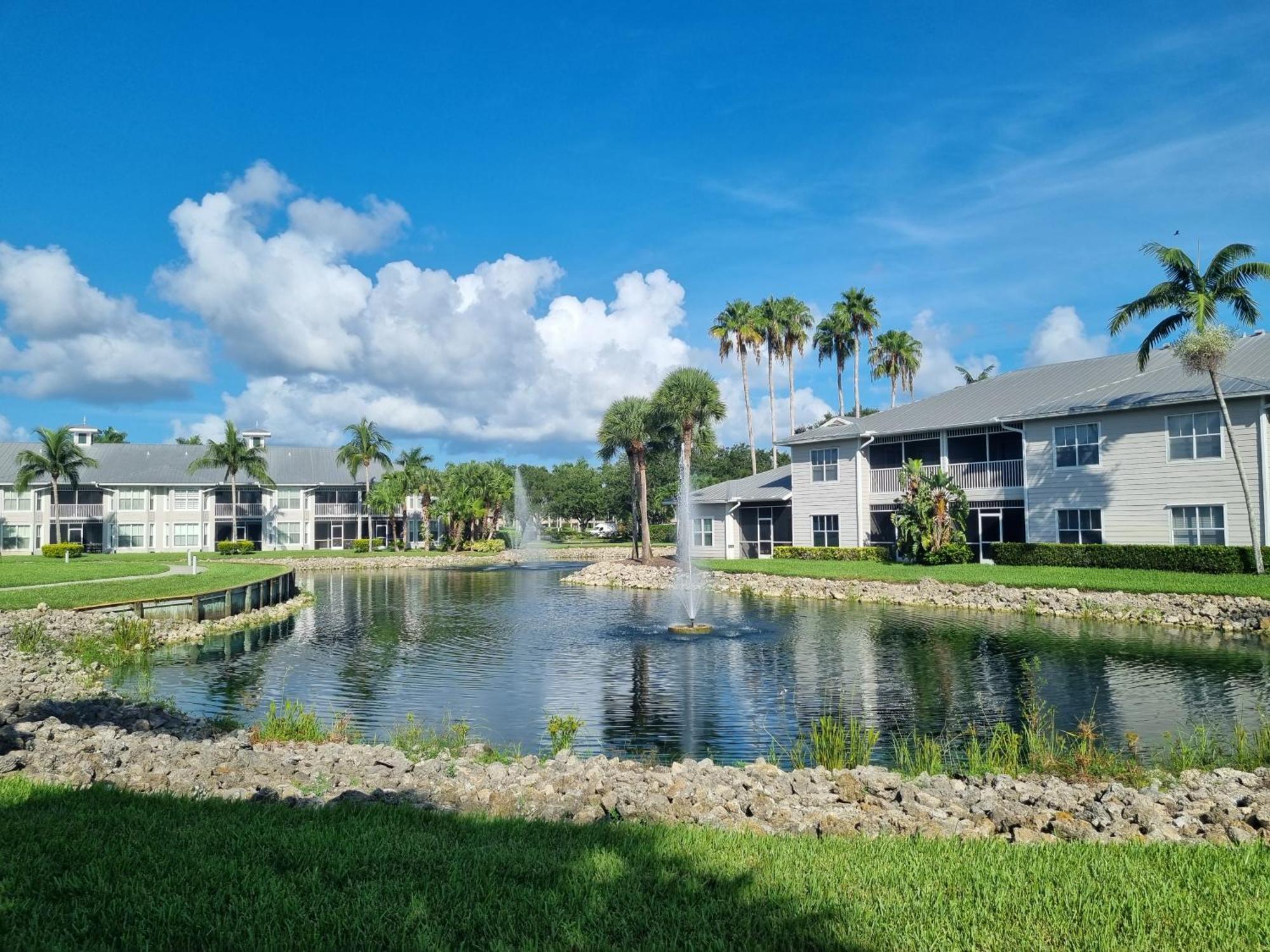 Stunning 2-Bedroom Plus Den Condo In Greenlinks Resort North North Naples エクステリア 写真