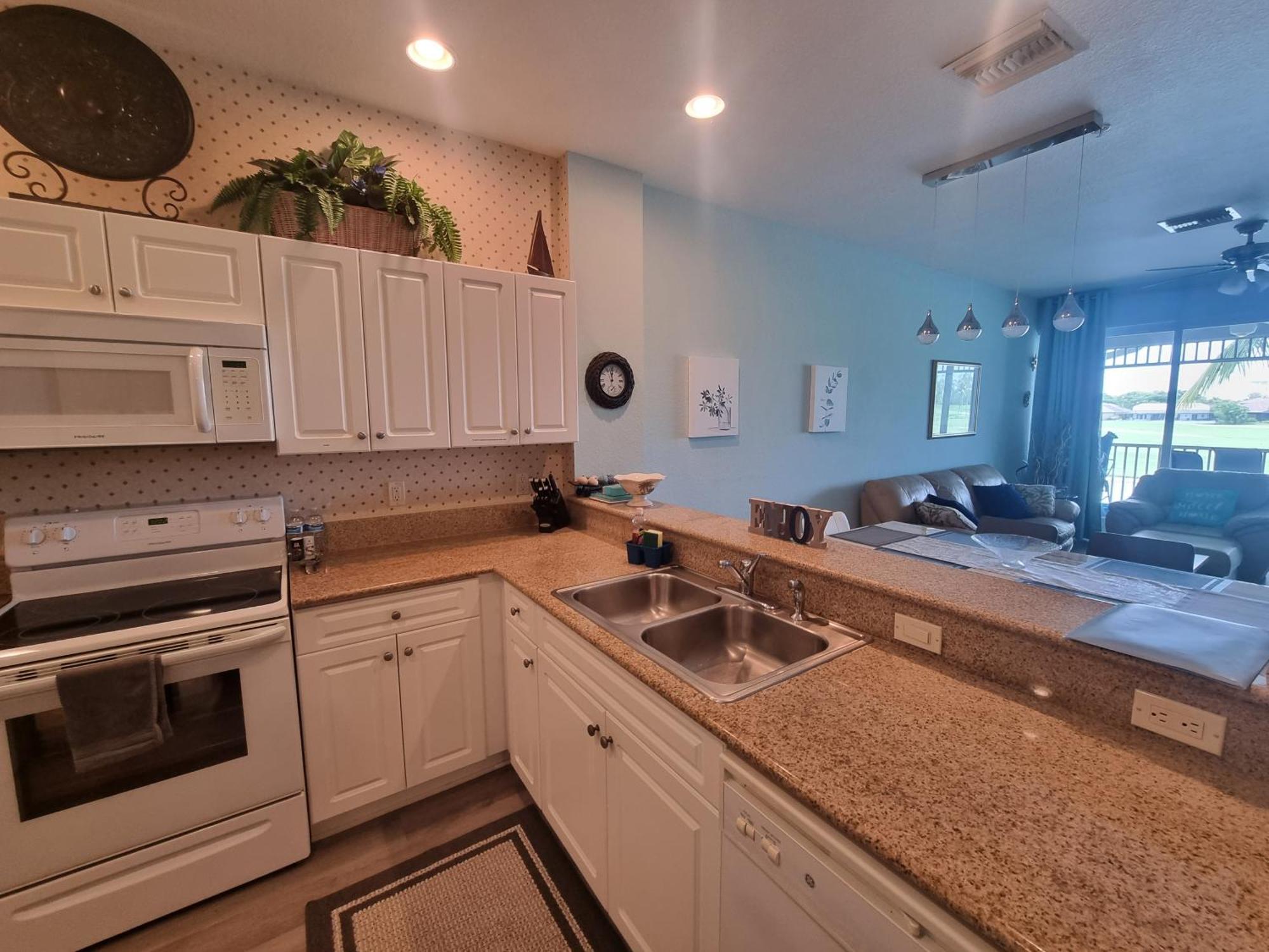 Stunning 2-Bedroom Plus Den Condo In Greenlinks Resort North North Naples エクステリア 写真