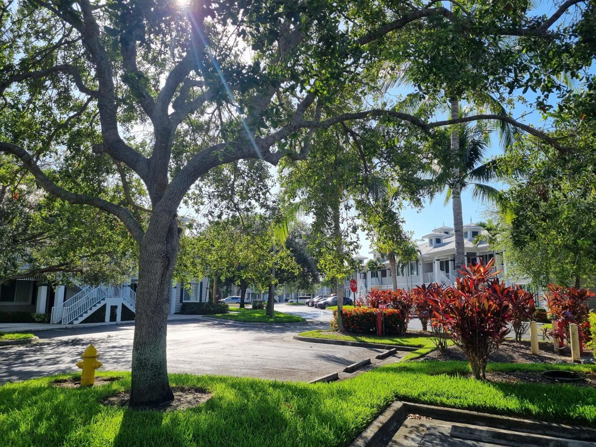 Stunning 2-Bedroom Plus Den Condo In Greenlinks Resort North North Naples エクステリア 写真