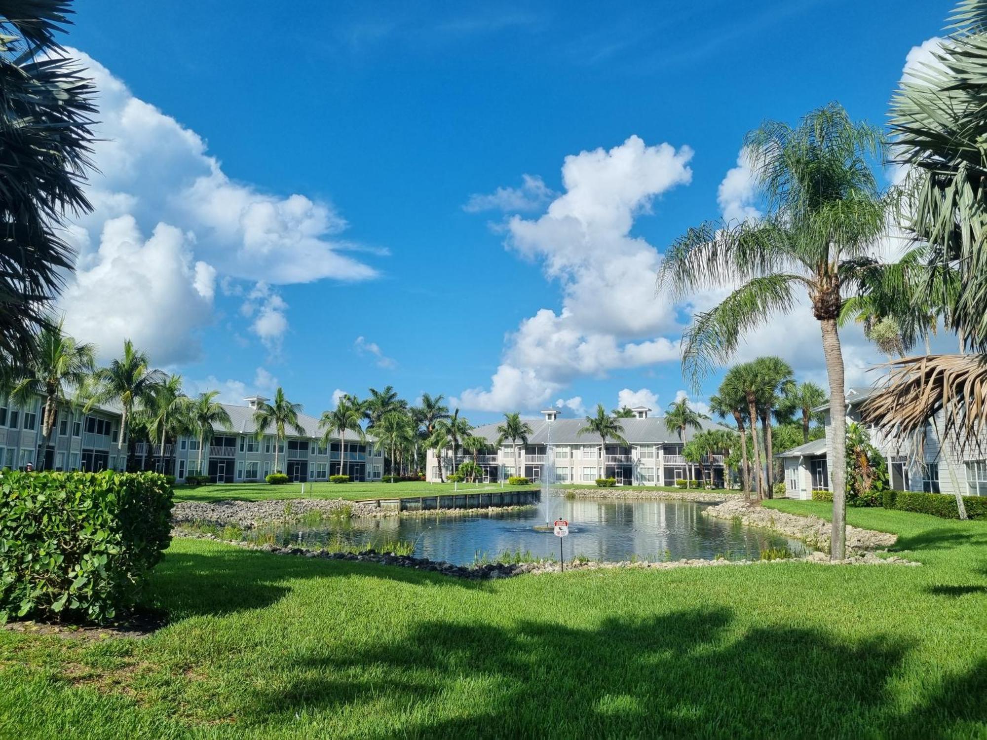 Stunning 2-Bedroom Plus Den Condo In Greenlinks Resort North North Naples エクステリア 写真